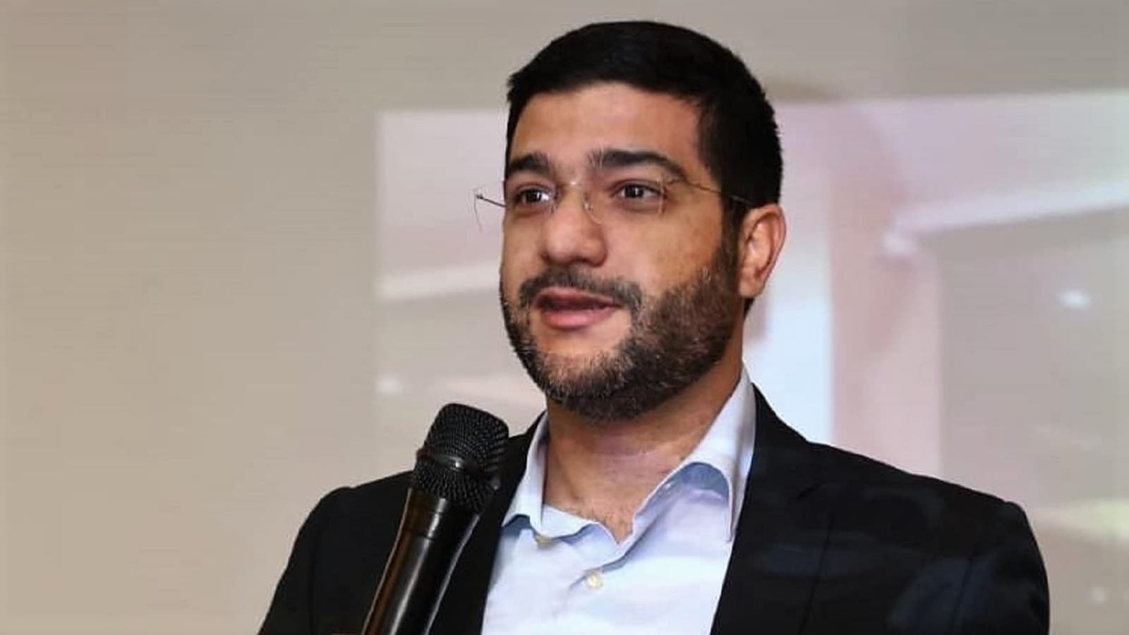 شركة MEP تستمر في تشغيل الكهرباء رغم التأخير المالي