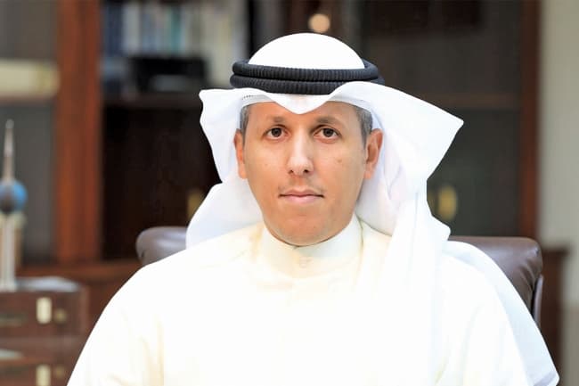 وزير الأوقاف يطمئن على صرف المكافآت
