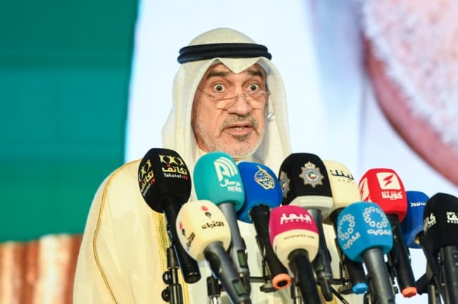 وزير الداخلية يعلن ضبط أكبر كمية مخدرات في الكويت