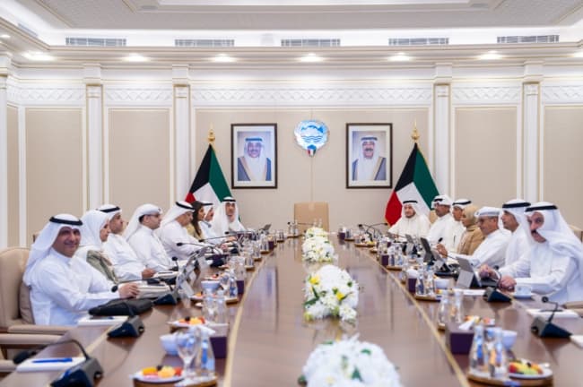 مجلس الوزراء يترأسه اليوسف