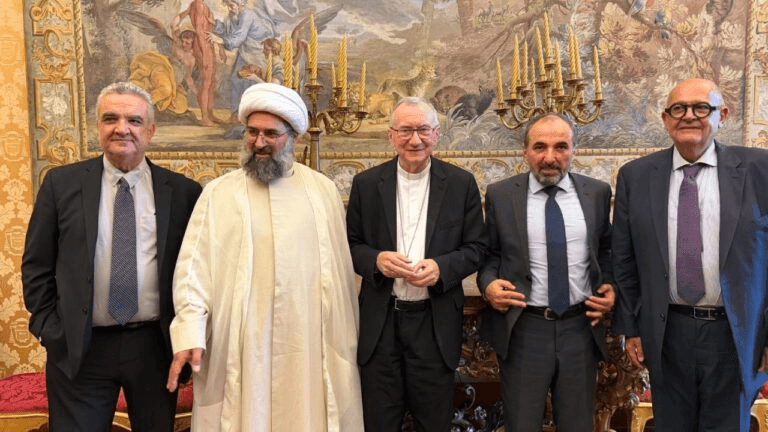 Shiite Delegation Meets at Vatican