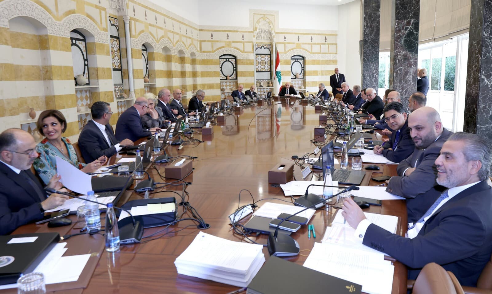 Presidential settlement amid crisis