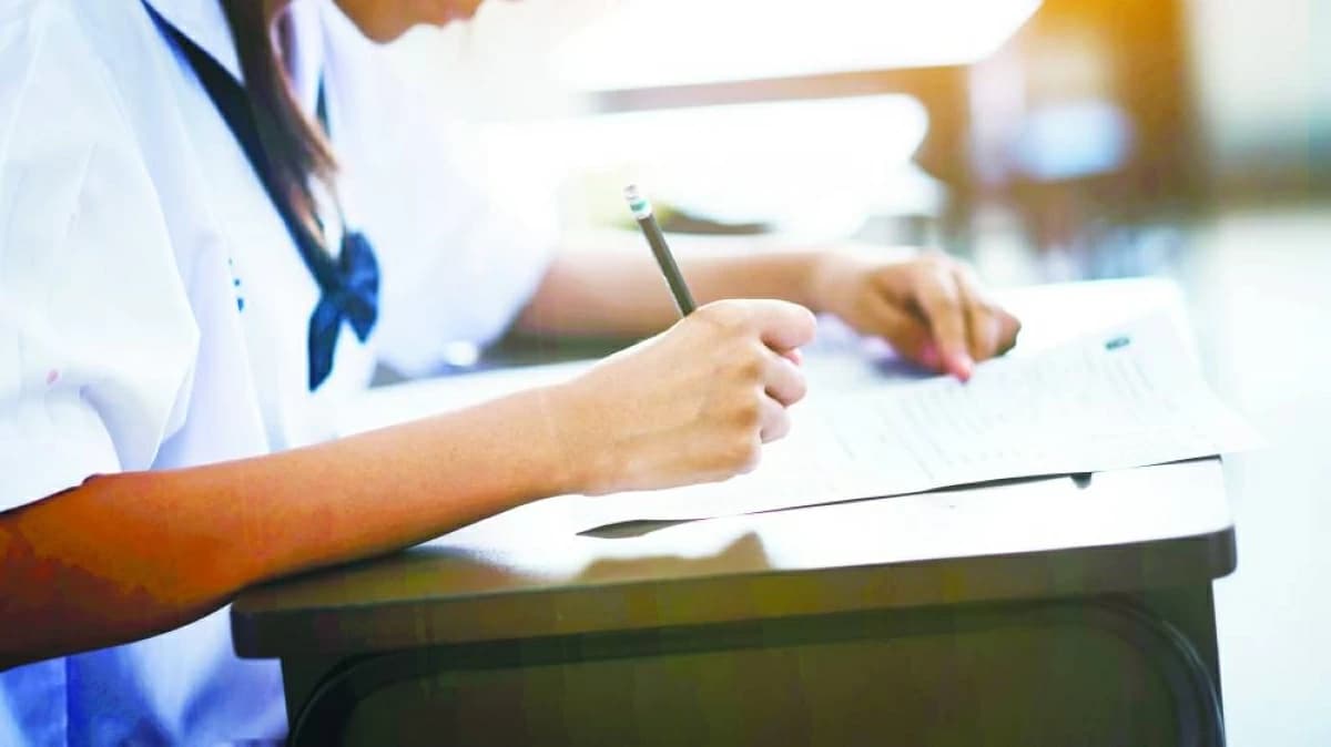 مدارس: لا اختبارات عن بُعد لطلبة الإعادة
