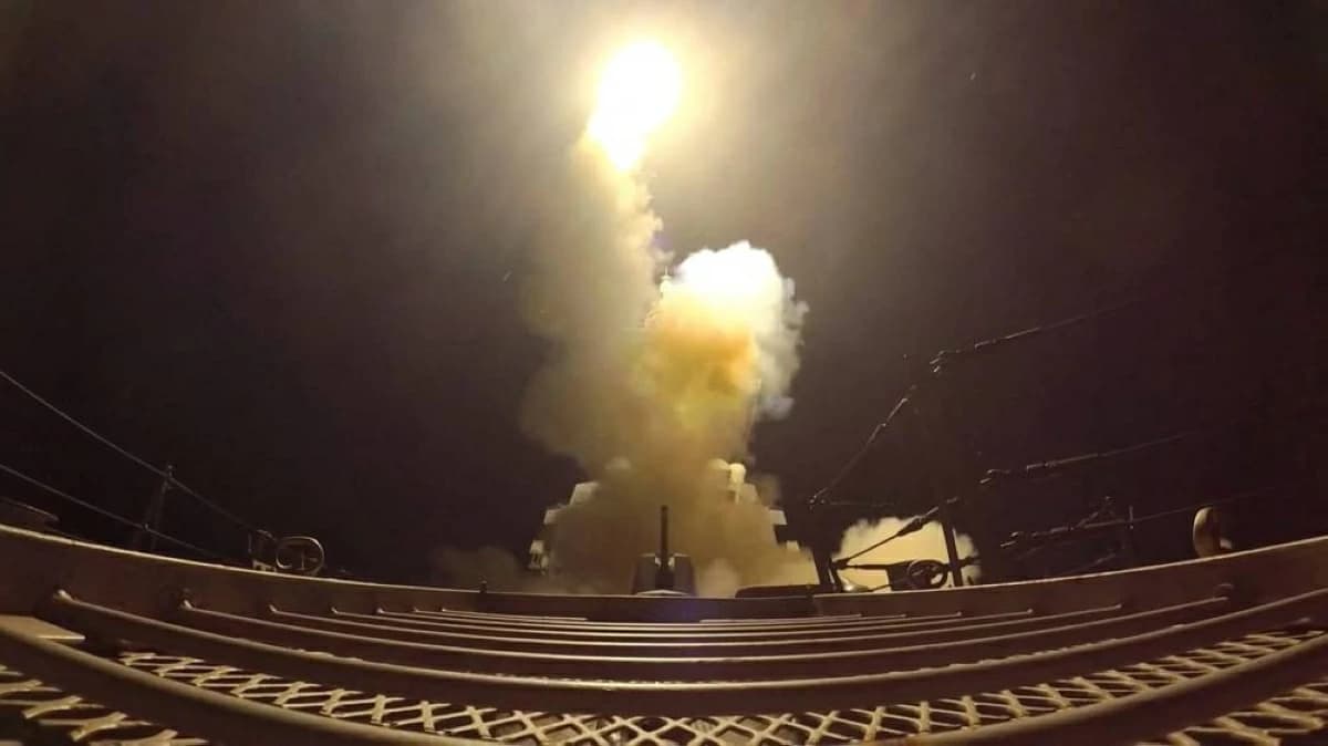 Oil Prices Rise 4% to Near $80 Following New U.S. Strikes on Iran