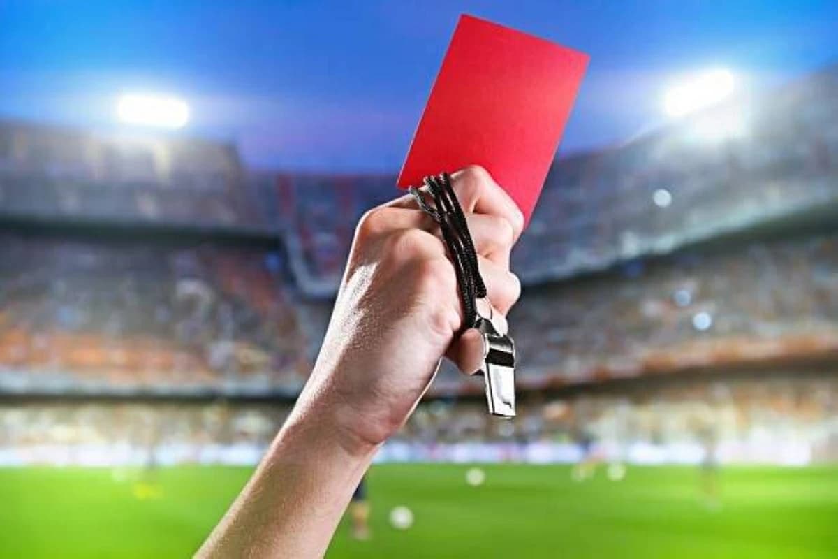 2026 World Cup Semi-Finals: How Argentina and England's Incidents Led to Red Cards