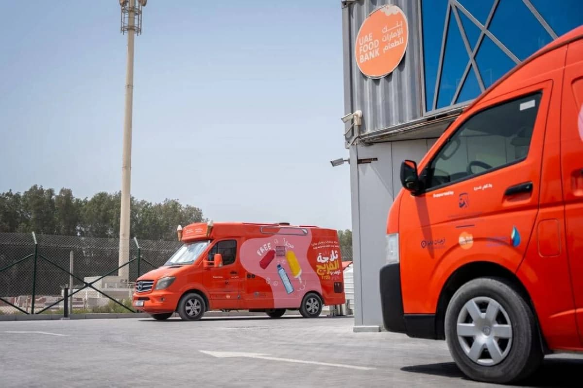 Emirates Food Bank distributes two million bottles of water and juice to workers