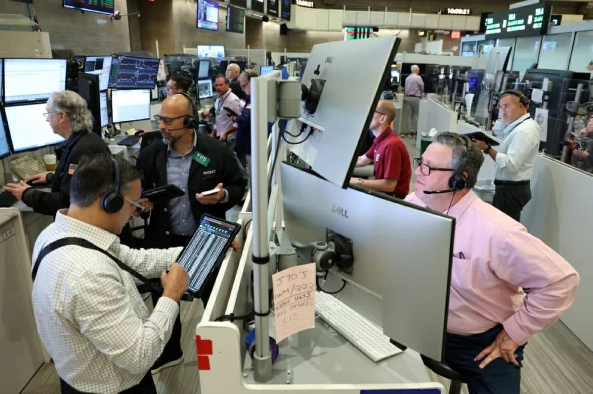 Wall Street closes higher as global markets rally midweek