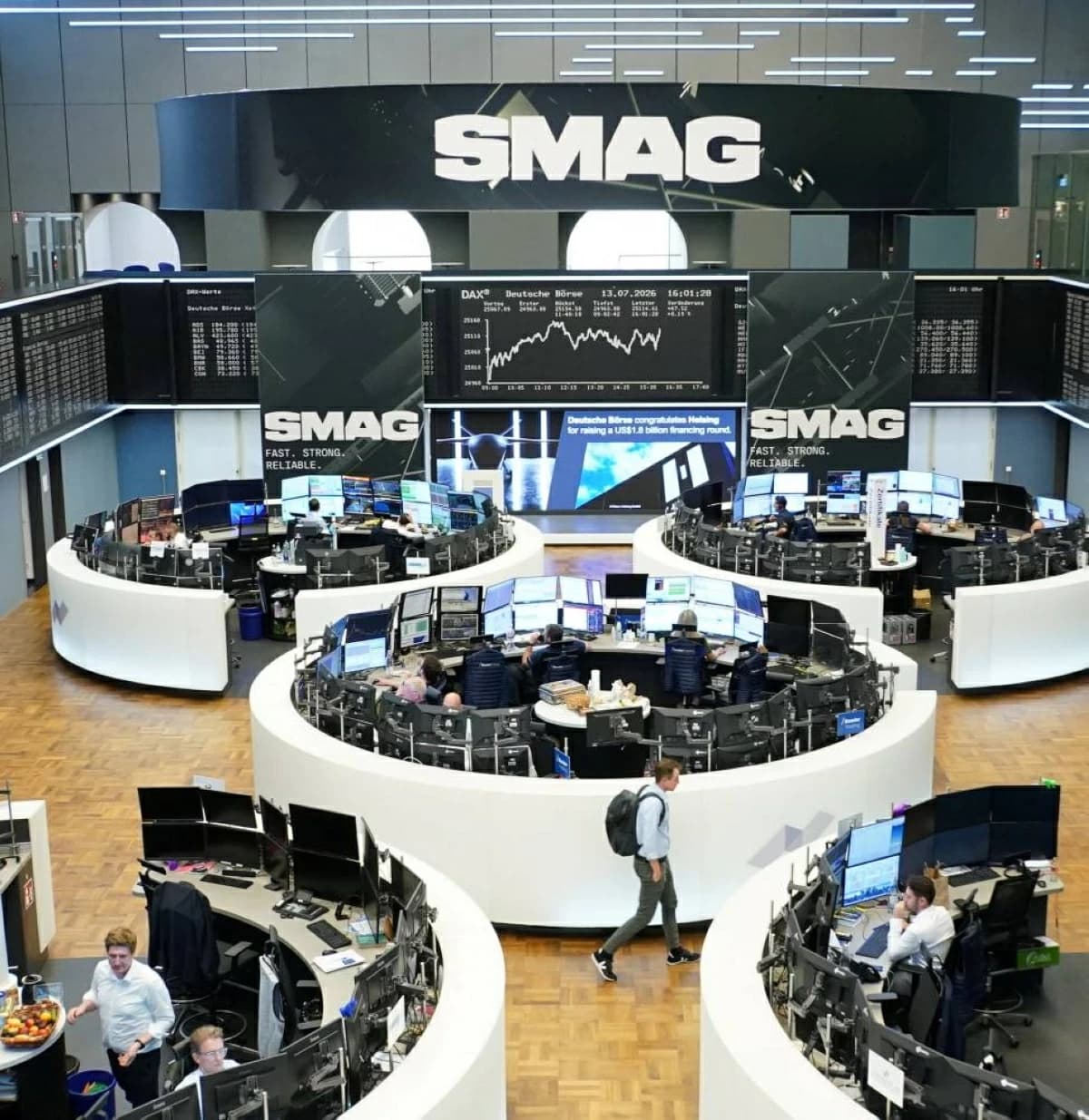 European Stocks Decline Slightly Amid Escalating Middle East Conflict