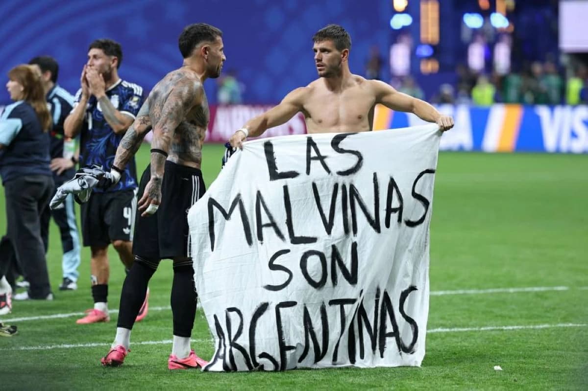British Minister Calls for Punishment of Argentina Over Political Banner Display Threatening Key Defender