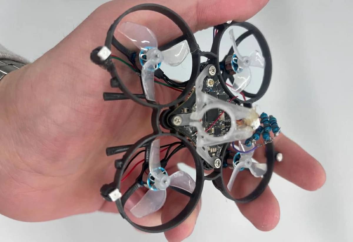 Smart Droon devices trap airborne mosquitoes
