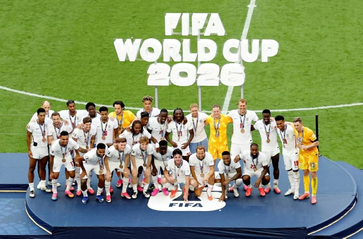 England third after 6-4 France win
