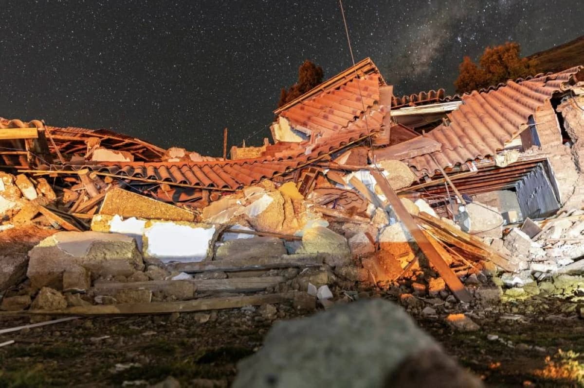 Peru hit by two quakes, 6 dead