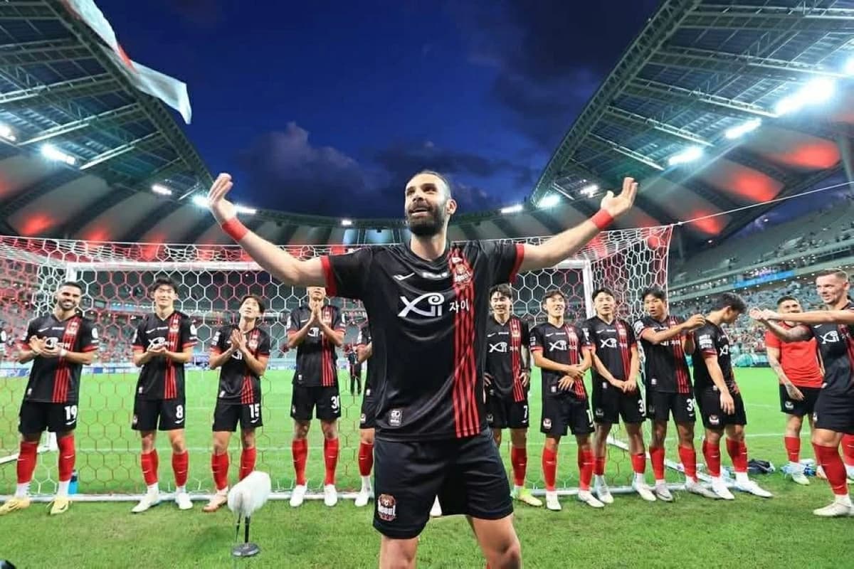 يزن العرب يتألق في الدوري الكوري قبل مواجهة مانشستر سيتي