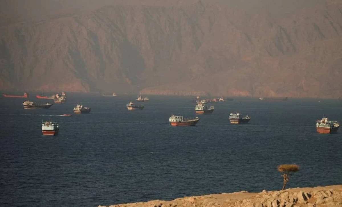 عمان تقترح على إيران إدارة هرمز بدعم إقليمي