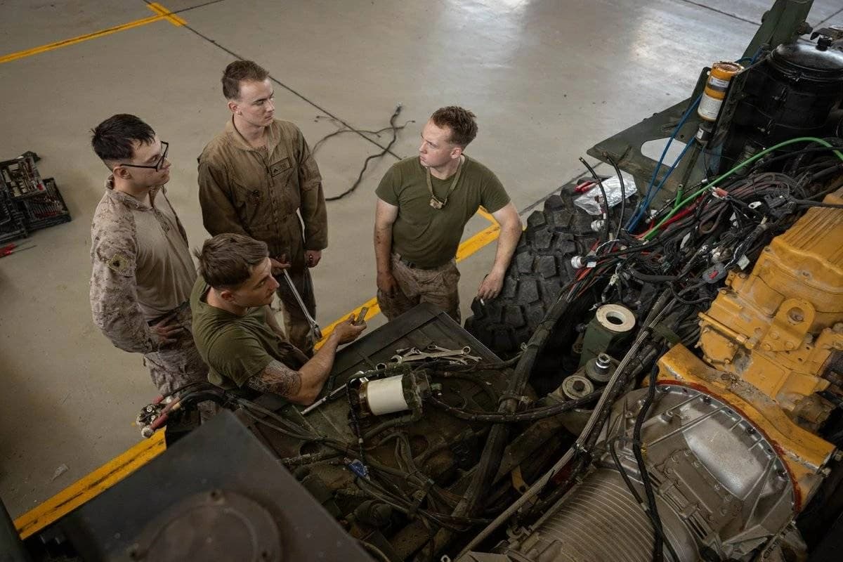 US military to seize soldiers' phones to block Iran info