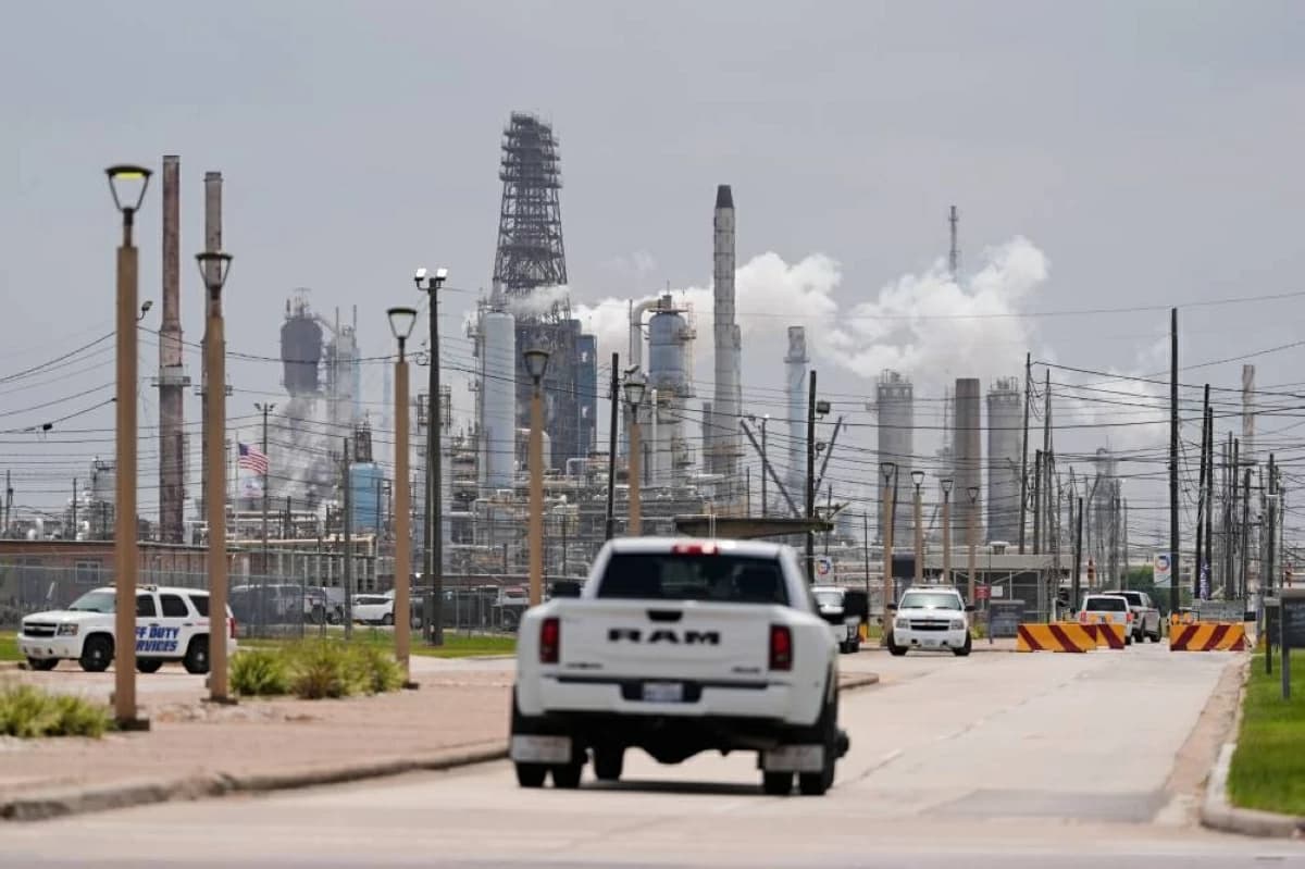 July oil drops after rally