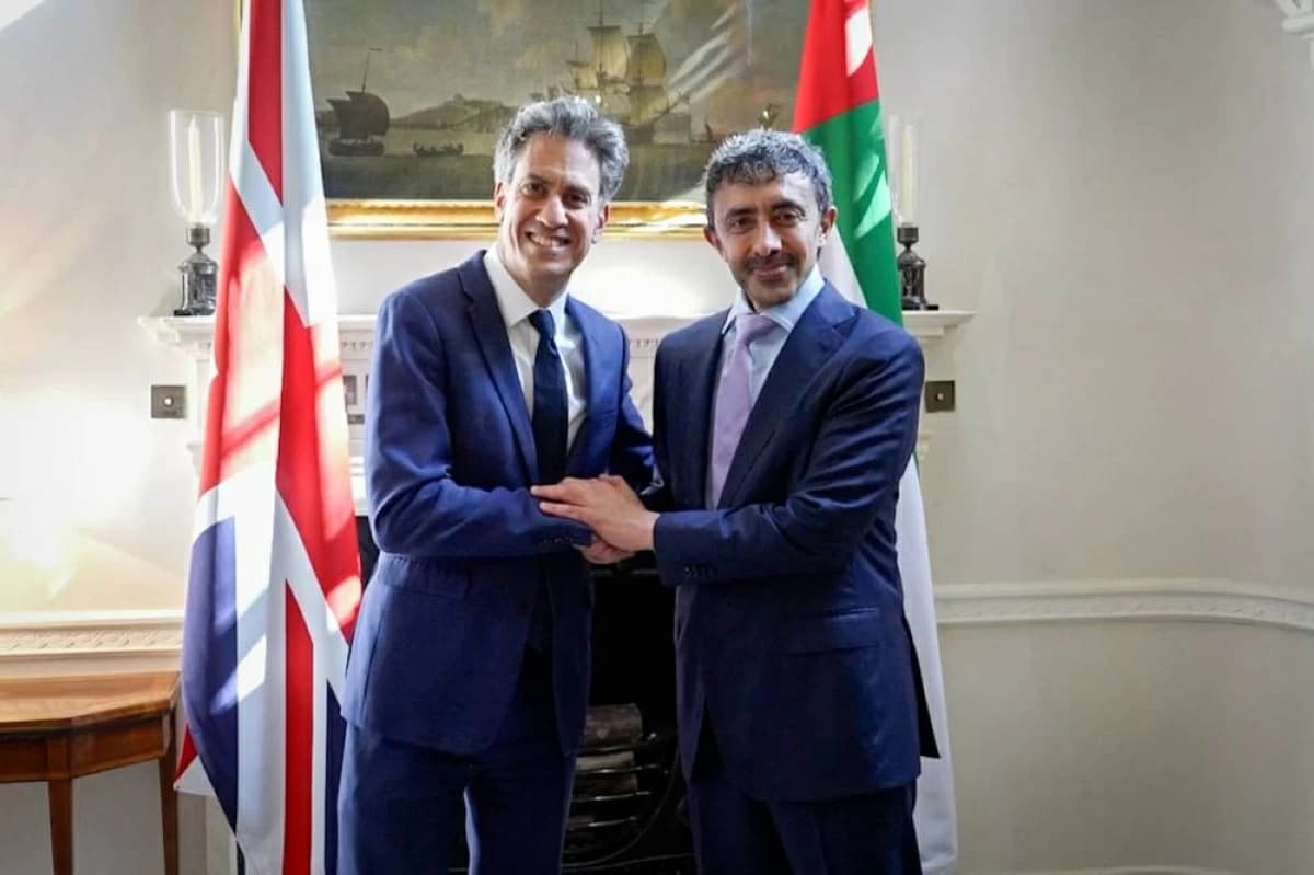 Abdullah bin Zayed Meets UK Foreign Minister on Regional Matters