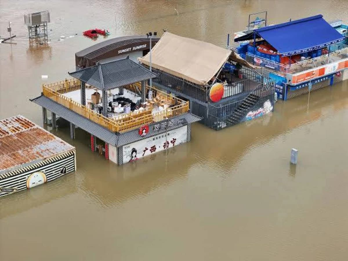 Floods hit northwest China causing fatalities and landslide alerts