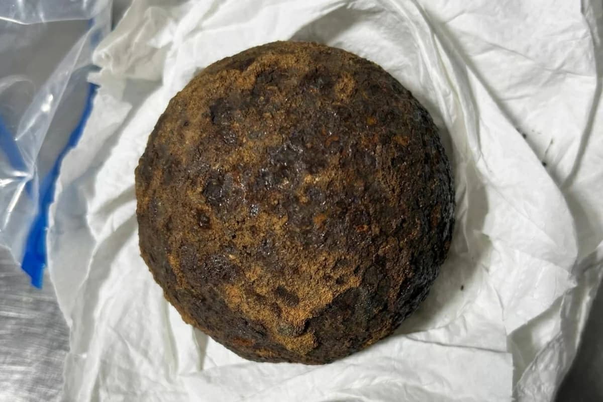 Minor Accuses Grandmother of Smuggling Old Bombs