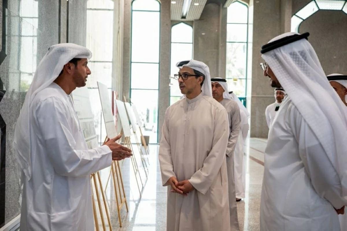 منصور بن زايد يسلط الضوء على التراث الطبي الوطني