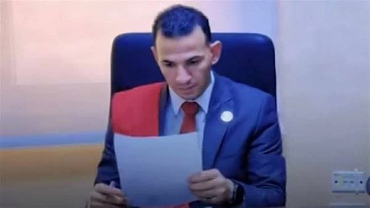 عاطل ينتحل صفة قاضٍ على فيسبوك في مصر