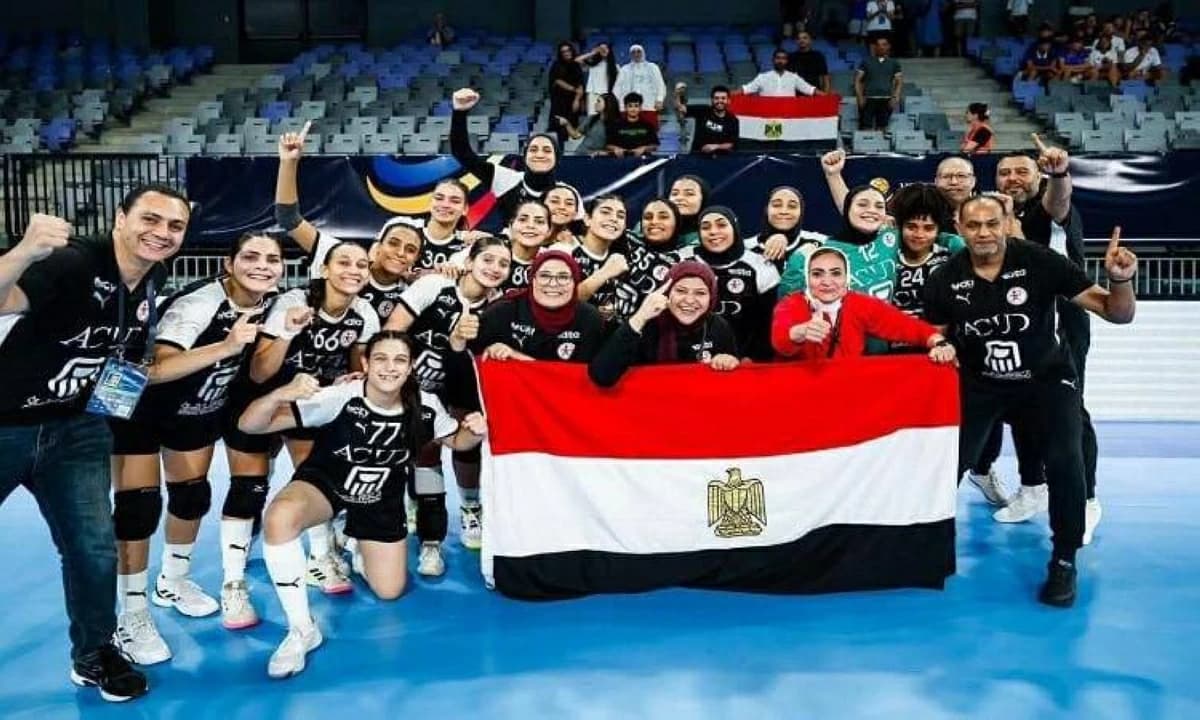 السيسي يبارك إنجاز ناشئات مصر لكرة اليد