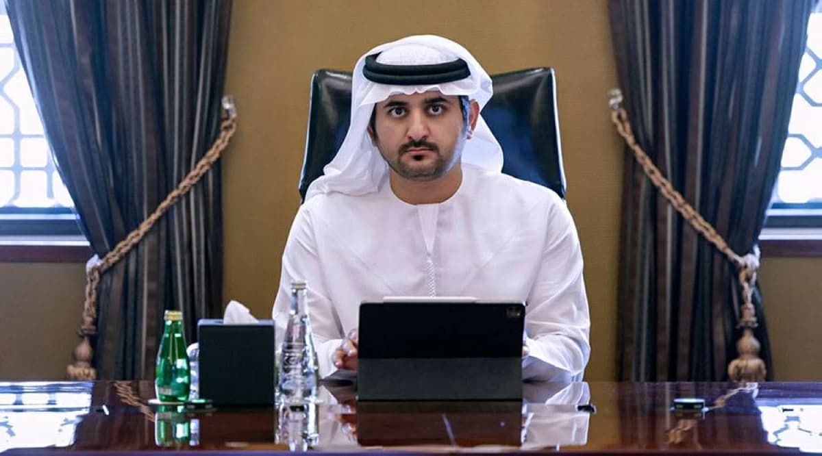 مكتوم بن محمد يسعى لتحقيق أمال زايد للإمارات