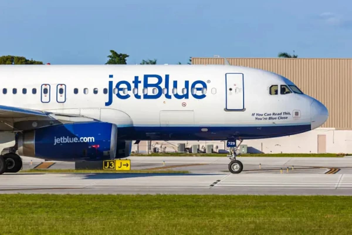 Man breaches fence, sleeps on plane