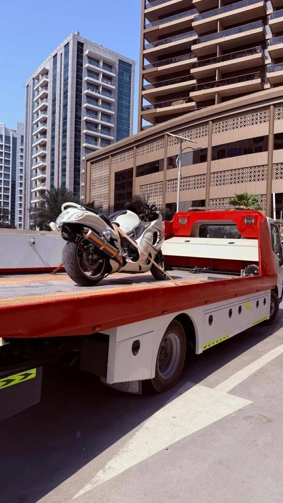 Dubai Police detain high-speed motorcyclist
