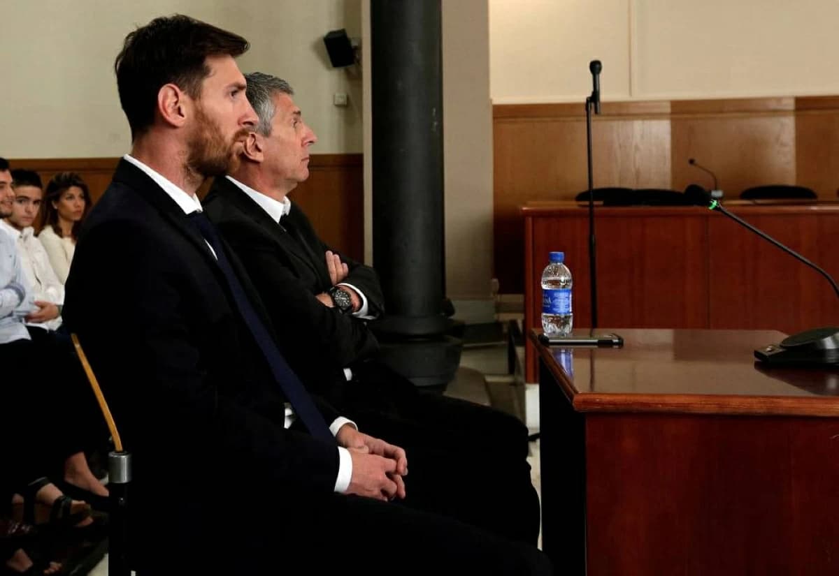 Football world mourns Messi's loss