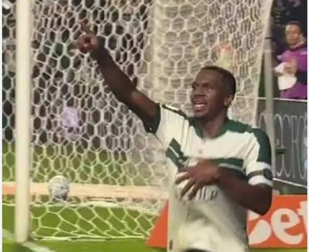 سقوط لاعب برازيلي وإلغاء هدفه بالفار