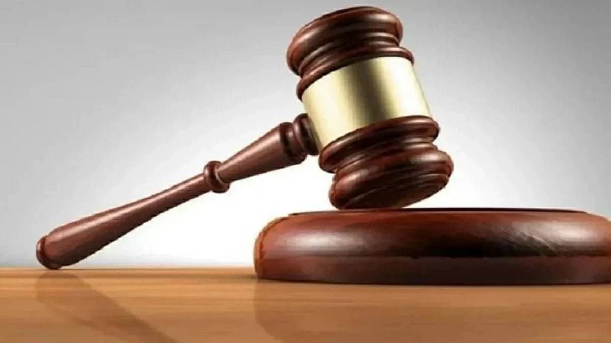 فرضت عليه غرامة 40 ألف درهم لتوقيعه مستنداً ونسبه إلى آخر