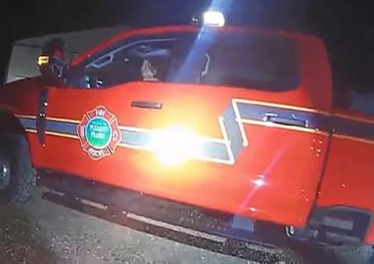 Woman steals fire truck revealed by radio
