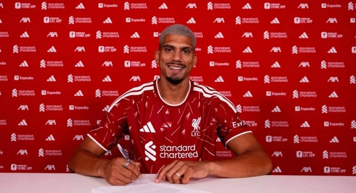 Barcelona transfers Araújo to Liverpool