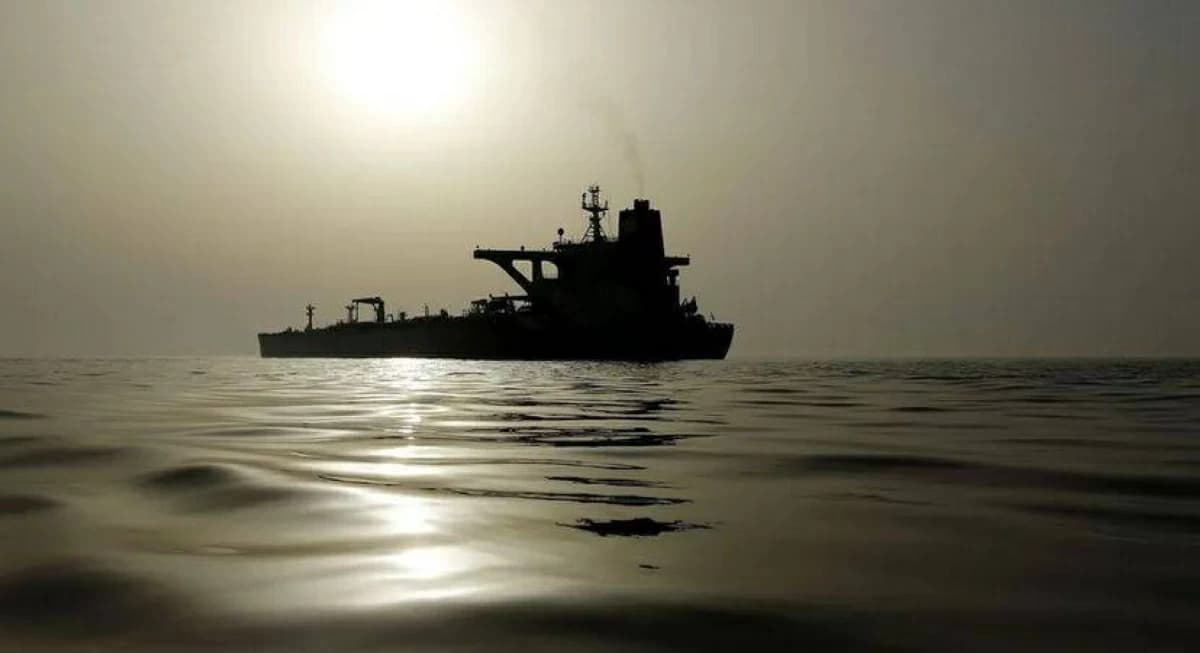US fires missiles at ship breaking Iran blockade