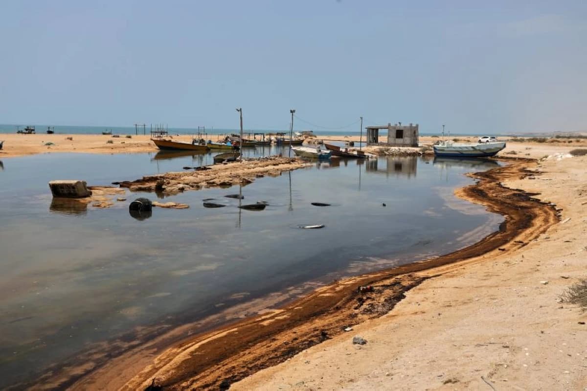 Ambri: Oil spill containment efforts