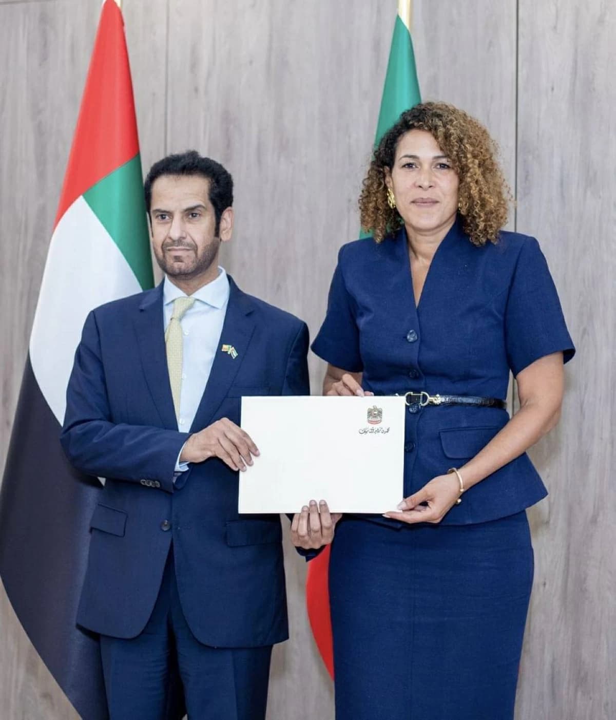 سفير الإمارات يسلم أوراق اعتماده لبنين