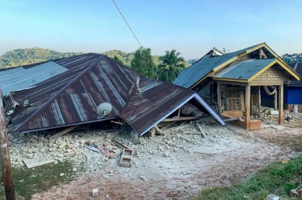Indonesia earthquake toll reaches 20