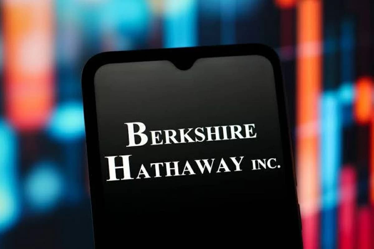 Berkshire increases holdings in Delta and Alphabet