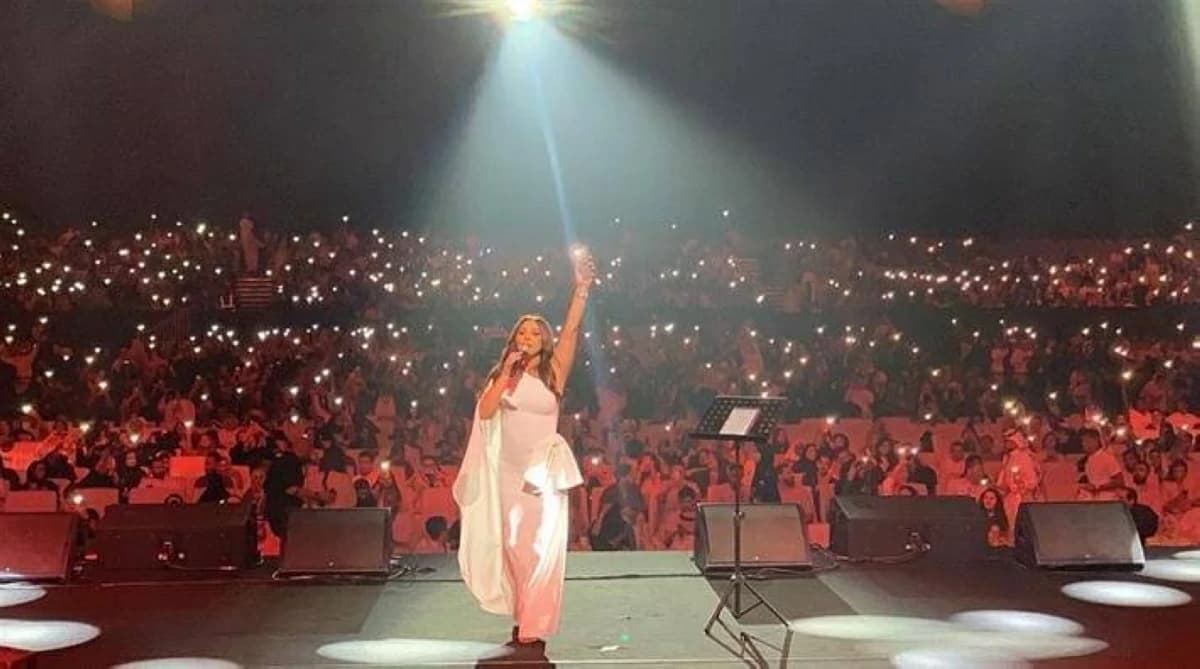 إليسا تعود إلى قرطاج بعد 17 عاماً
