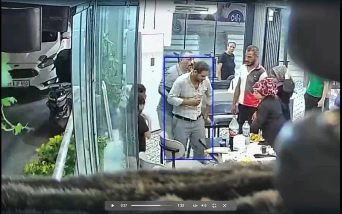 مطعم تركي ينقذ زبونه من الاختناق