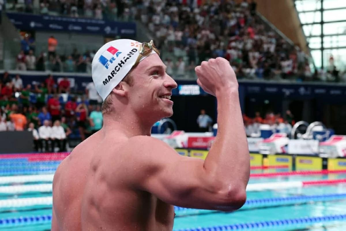 French swimmer Marshant wins 400m freestyle