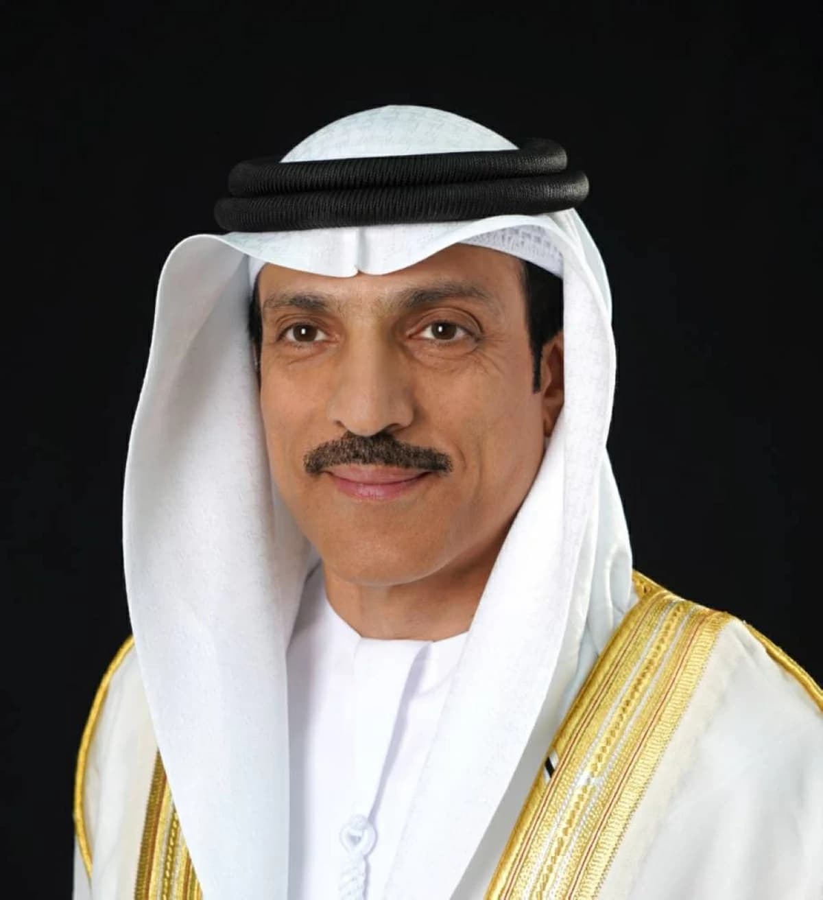 محمد بن عبدالله: الإمارات تقود العمل الإنساني