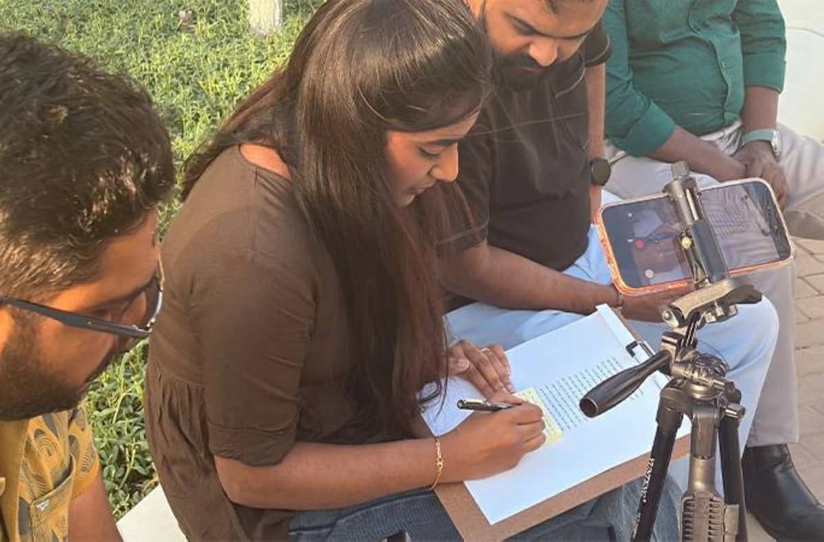 UAE Resident Sets Record with 150-Word Sticky Note