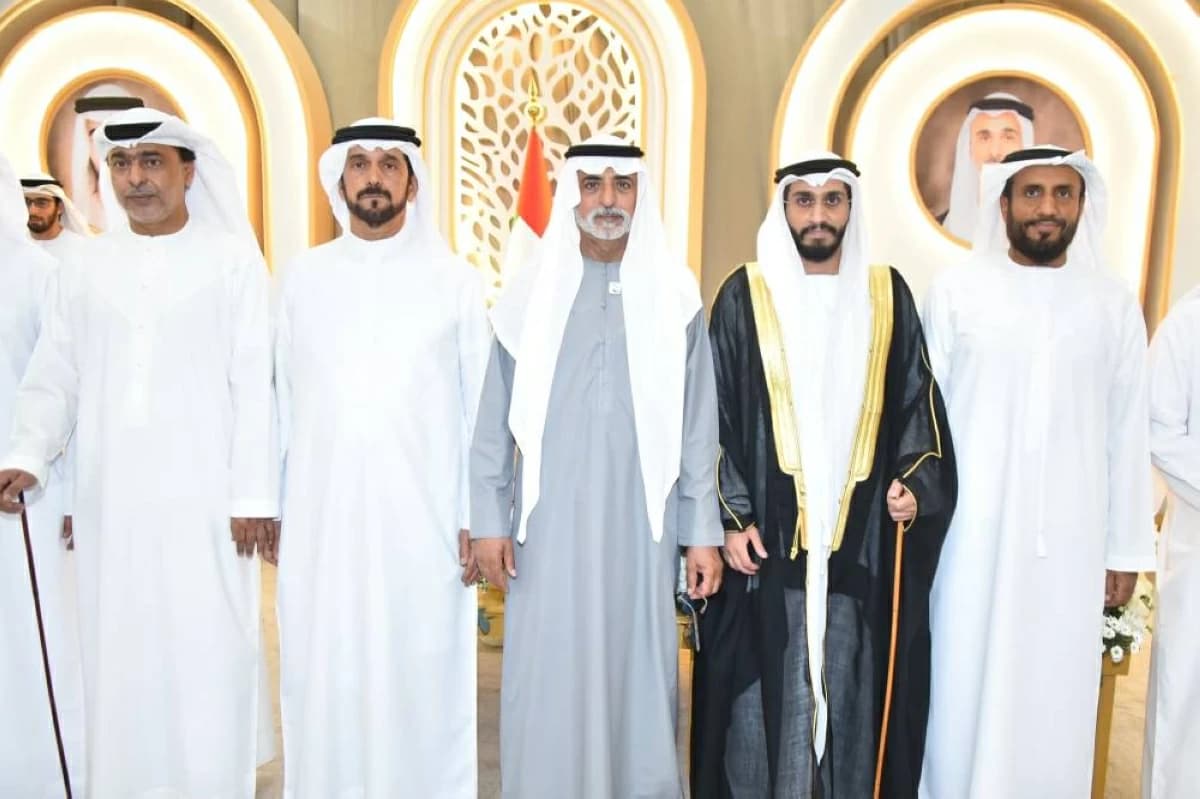 نهيان بن مبارك يشارك أفراح مواطنين في أبوظبي والعين