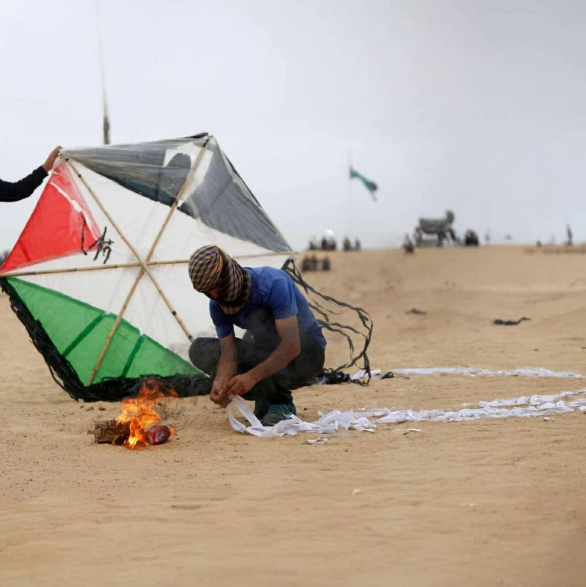 Kites Challenge Israeli Security