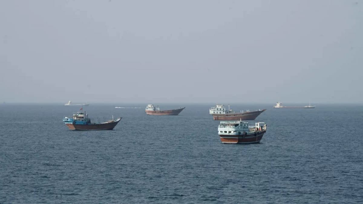 16 مليون برميل تمر عبر هرمز يوماً