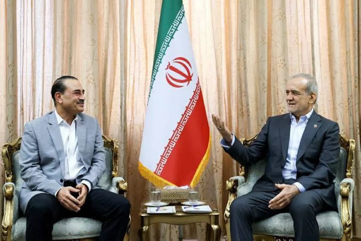 قائد الجيش الباكستاني في طهران لدعم المفاوضات