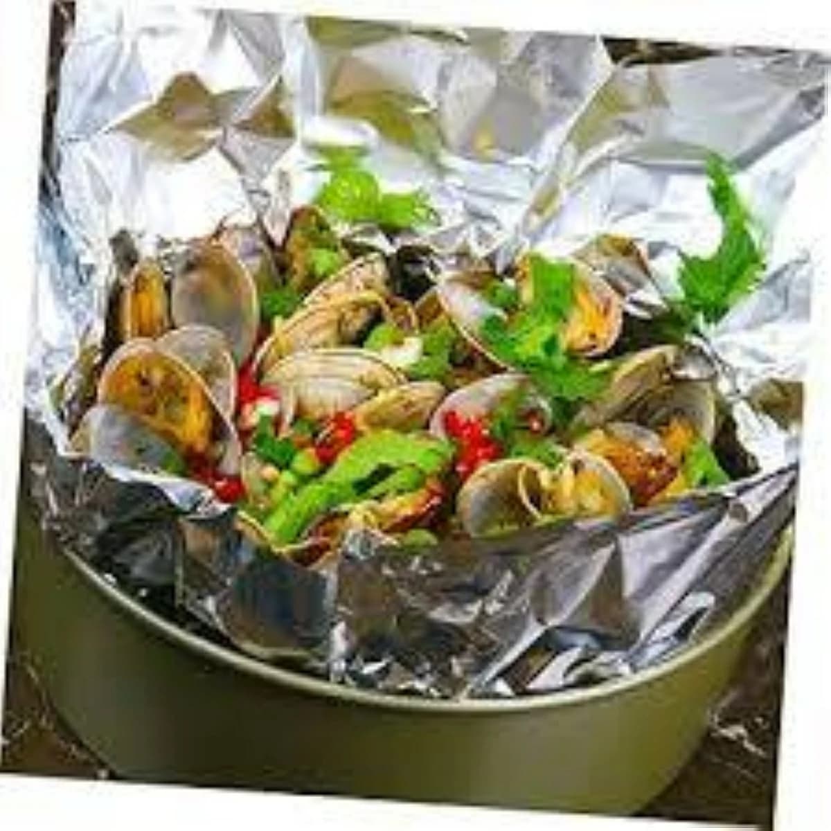 Avoid storing these foods with aluminum foil