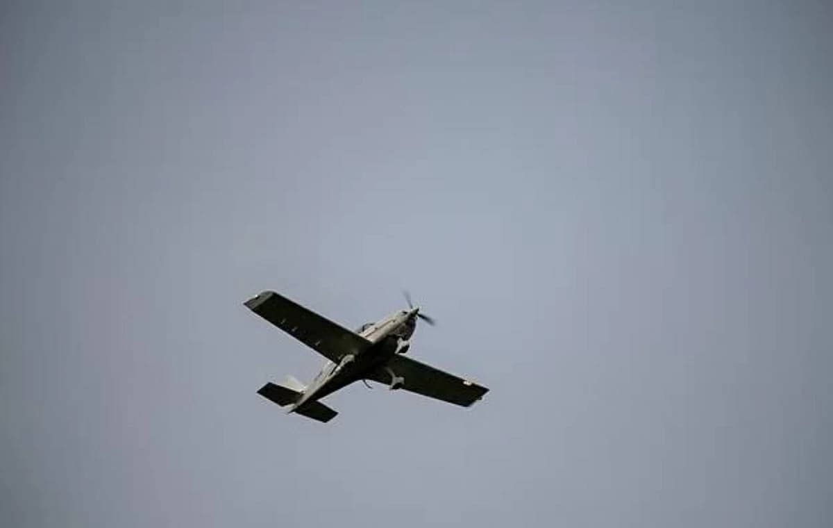 Small plane crashes off Australian island